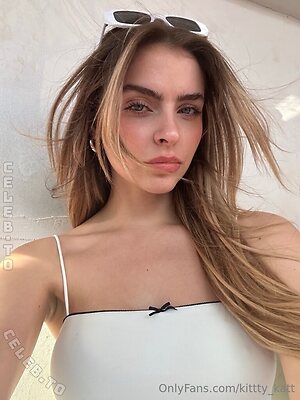 Katie Hamden Nude Leaked Photo #24