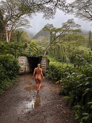 Katie Sigmond leaked photo #311
