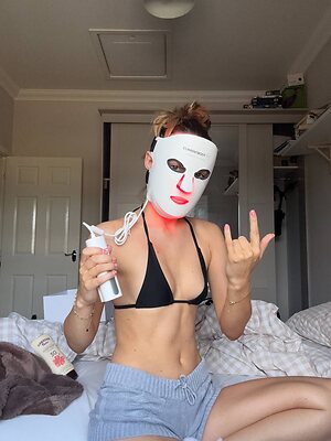 Katie White Nude Leaked Photo #6