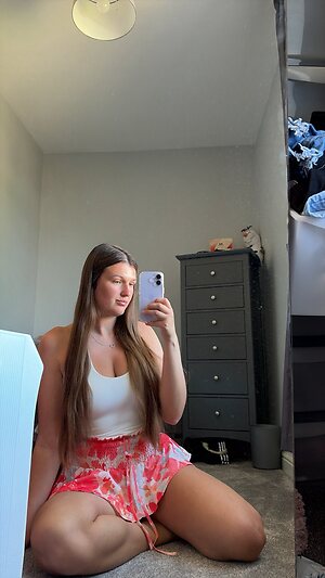 katiee19xox Nude Leaked Photo #5