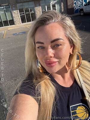 Katrina Thicc Nude Leaked Photo #146