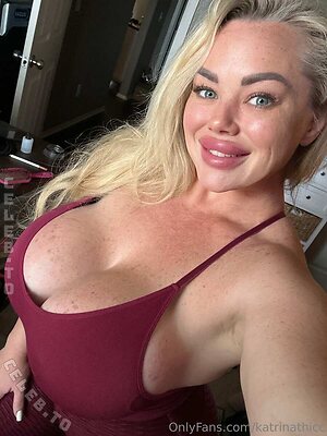 Katrina Thicc Nude Leaked Photo #162
