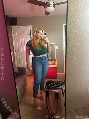 Katrina Thicc Nude Leaked Photo #256