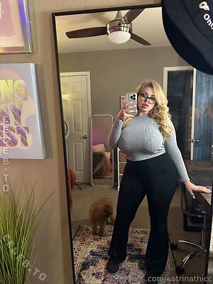 Katrina Thicc Nude Leaked Photo #323