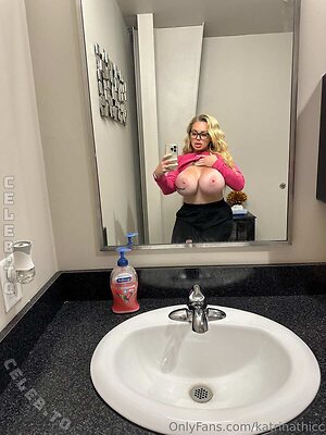 Katrina Thicc Nude Leaked Photo #326