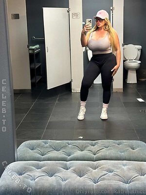 Katrina Thicc Nude Leaked Photo #375