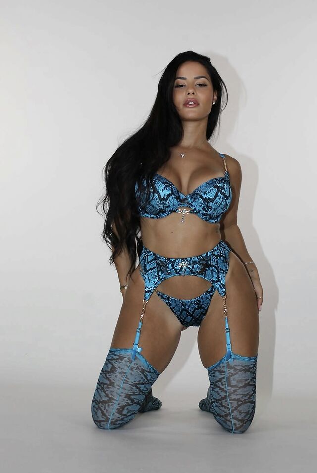 Katya Elise Henry leaked photos