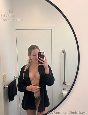 Kayla leaked photo #28