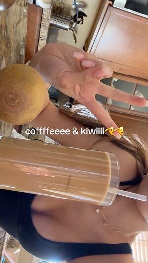 kayla.kiuchi leaked photo #12