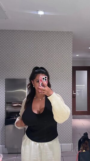 Kaylani Nude Leaked Photo #20