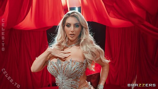 Kayley Gunner Nude Leaked Photo #8