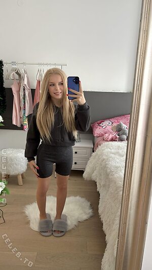 kayliekaylie Nude Leaked Photo #34