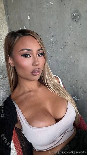 Kazumi Squirts leaked photo #199