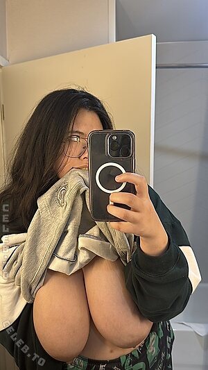 KcGoofed leaked photo #30