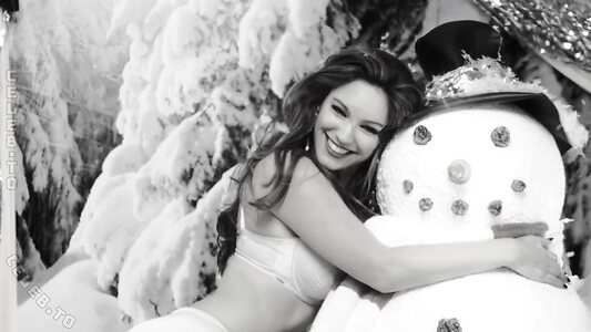 Kelly Brook Nude Leaked Photo #32
