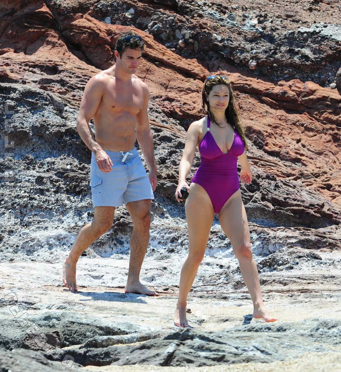 Kelly Brook photo