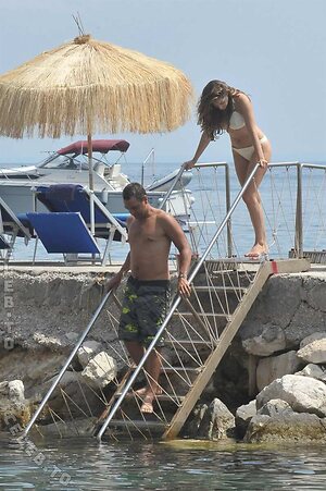 Kelly Brook photo
