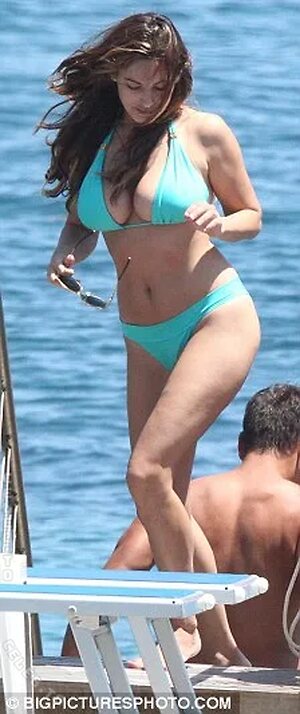 Kelly Brook More Nude Photos