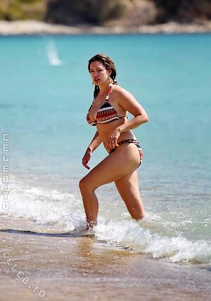 Kelly Brook photo