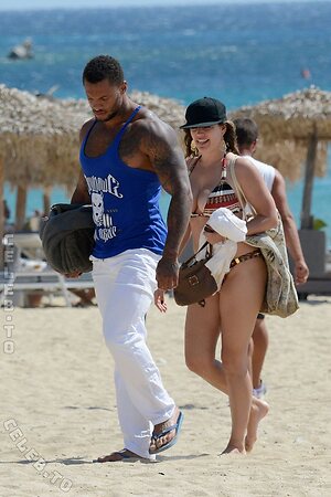 Kelly Brook photo