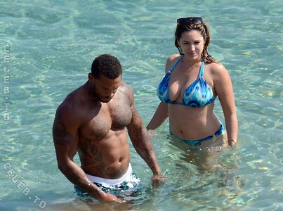 Kelly Brook photo