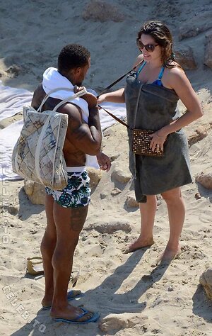 Kelly Brook photo