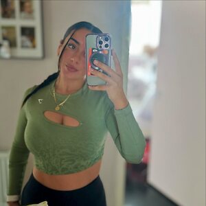 Kelly Figueira leaked photo #8