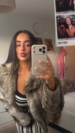 Kelly Figueira leaked photo #12