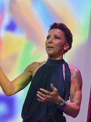 Kelly Holmes leaked photo #28