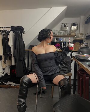 Kelly Lee Owens leaked photo #23