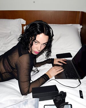 Kelly Lee Owens leaked photo #26