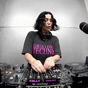 Kelly Lee Owens Nude Leaked Photo #43