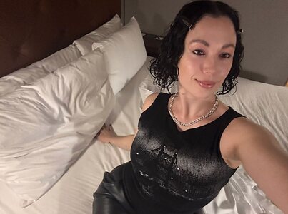 Kelly Lee Owens Nude Leaked Photo #87