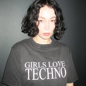 Kelly Lee Owens