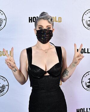 Kelly Osbourne leaked photo #4