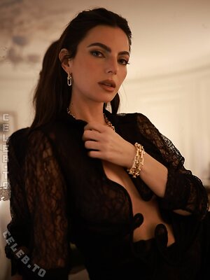 Kelly Piquet Nude Leaked Photo #9