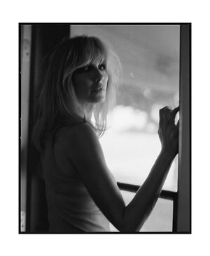 Kelly Reilly leaked photo #84