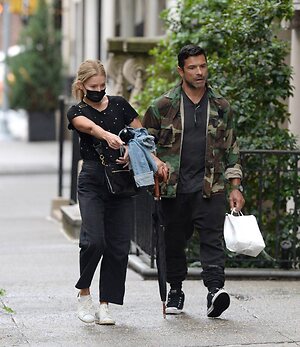 Kelly Ripa leaked photo #20