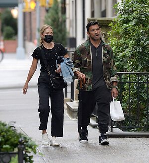 Kelly Ripa leaked photo #22