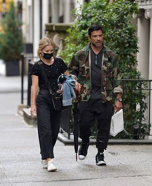 Kelly Ripa leaked photo #28