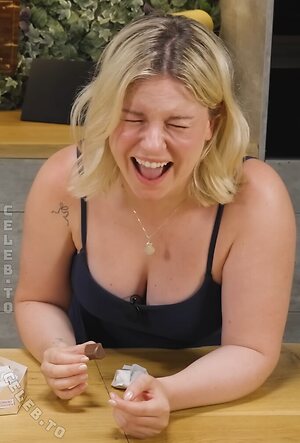 KellyMissesvlog Nude Leaked Photo #53