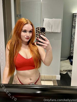 Kellyyred Nude Leaked Photo #3