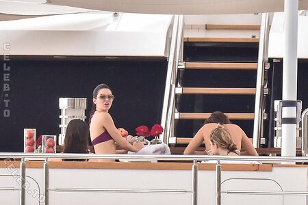 Kendall Jenner Nude Leaked Photo #69