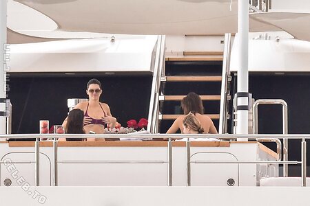 Kendall Jenner Nude Leaked Photo #70