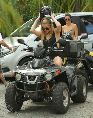 Kendall Jenner Nude Leaked Photo #99