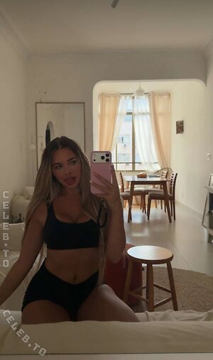 Kendra Rowe Nude Leaked Photo #4