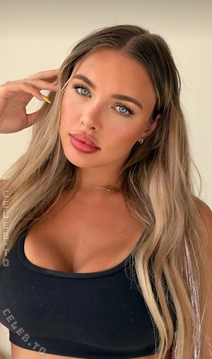 Kendra Rowe Nude Leaked Photo #24