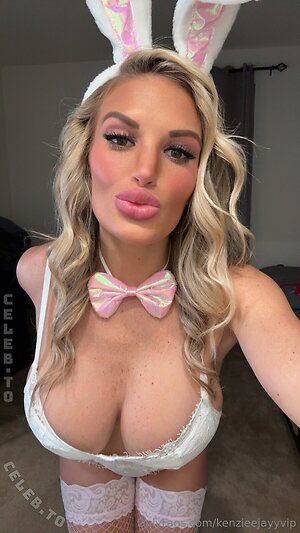 KenzieeJayy Nude Leaked Photo #39