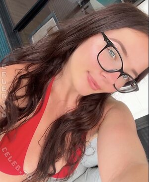 Khiarna Thompson Nude Leaked Photo #5