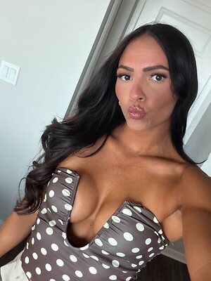 Kiana James leaked photo #8